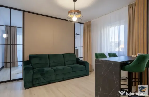Apartament 2 camere transformat in 3, boxă, balcon și parcare în Tractorul