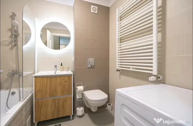 Apartament 2 camere transformat in 3, boxă, balcon și parcare în Tractorul