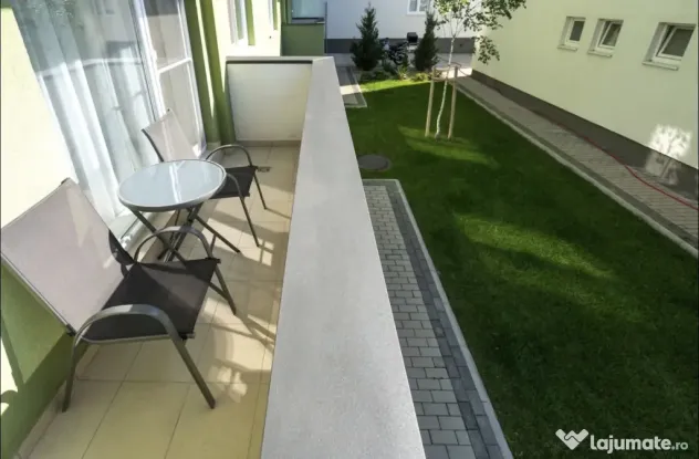 Apartament 2 camere transformat in 3, boxă, balcon și parcare în Tractorul