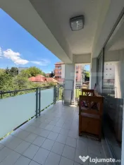 Apartament cu 3 camere si garaj Zorilor 
