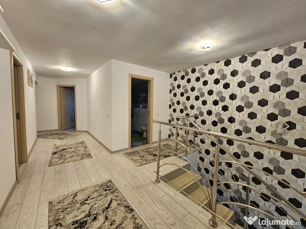 Vila cu 5 camere si teren propriu, metrou Anghel Saligny