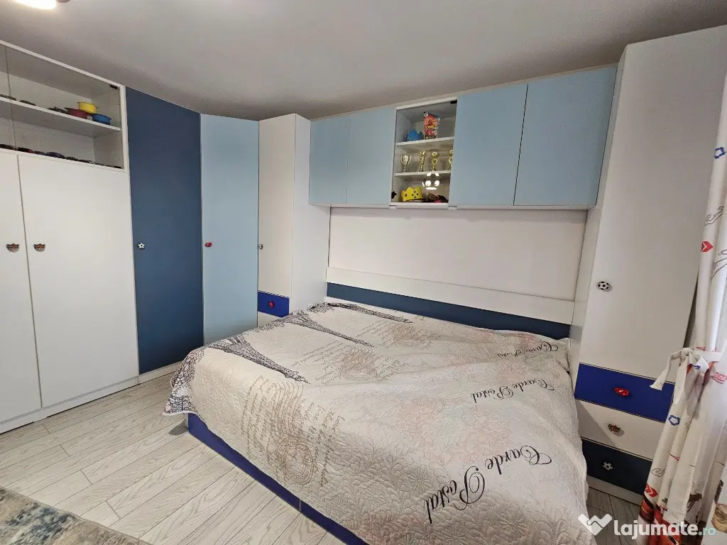 Vila cu 5 camere si teren propriu, metrou Anghel Saligny