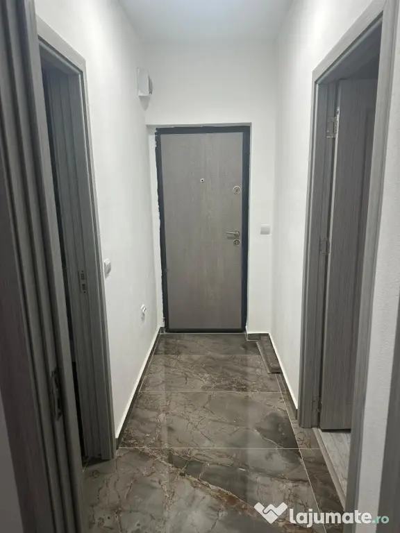 Apartament de închiriat 2 camere decomandat, bucătărie 18mp, Craiovița Nouă