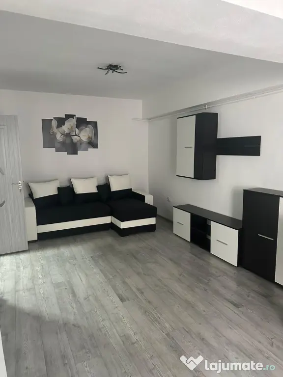 Apartament de închiriat 2 camere decomandat, bucătărie 18mp, Craiovița Nouă