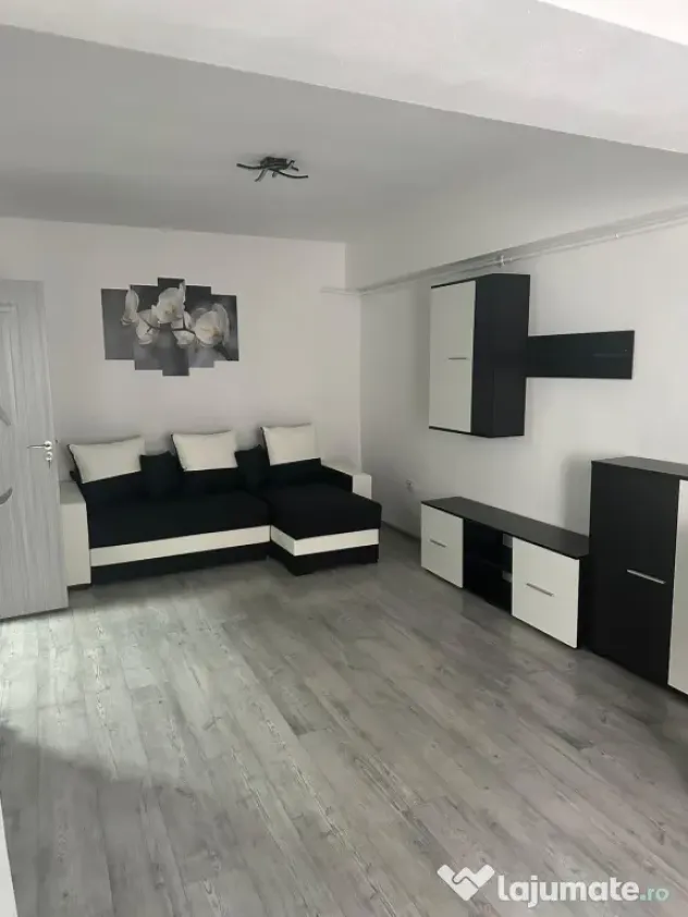 Apartament de închiriat 2 camere decomandat, bucătărie 18mp, Craiovița Nouă