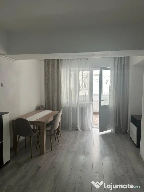 Apartament de închiriat 2 camere decomandat, bucătărie 18mp, Craiovița Nouă