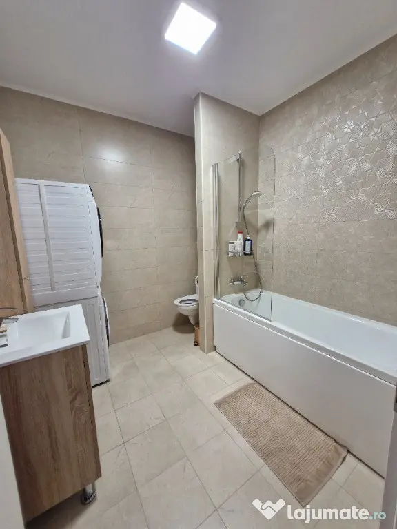 Proprietar, apartament spatios, luminos, langa padure, parcare inclusa