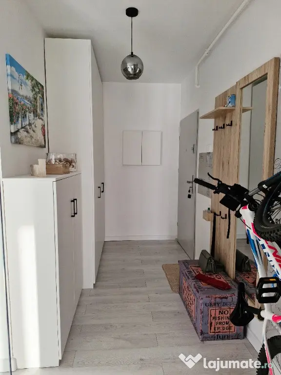 Proprietar, apartament spatios, luminos, langa padure, parcare inclusa
