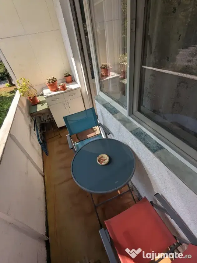 Inchiriez apartament 3 camere pentru studenti in Sibiu