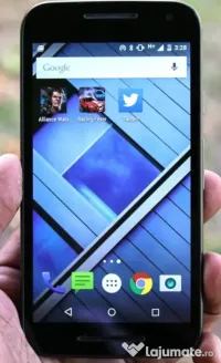 Telefon Motorola care este smartphone functioneaza bine e mai vechi