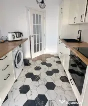 Apartament cu 2 camere, gradina, imobil tip vila, 2 parcari, 