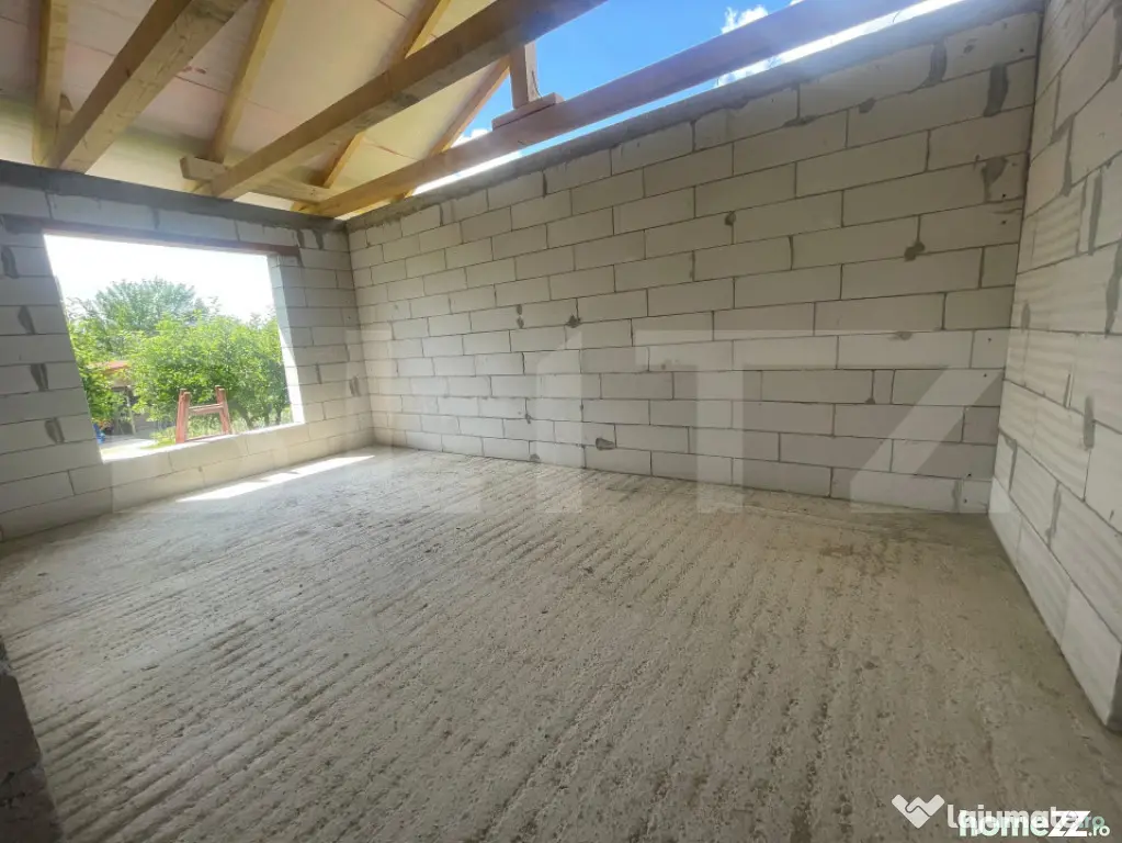 Casă pe un singur nivel, teren de 1.350 mp cu livadă, la d