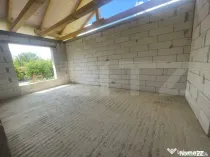 Casă pe un singur nivel, teren de 1.350 mp cu livadă, la d