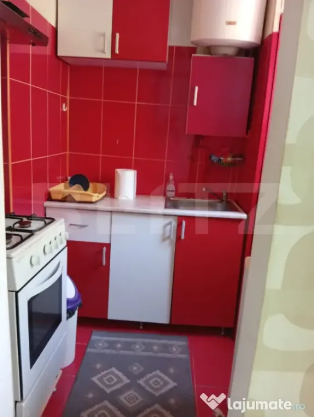Apartament Cu O Camera Etaj Intermediar