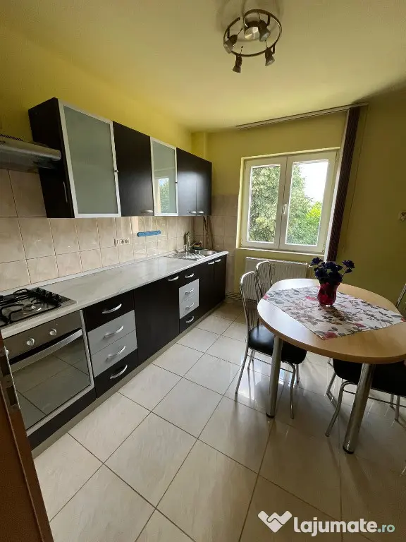 Vand apartament 2 camere decomandat in Deva, Bld. Balcescu, et 2