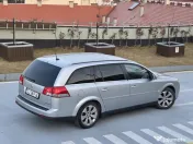 Opel Vectra C 1.9 combi   2700€ 