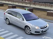 Opel Vectra C 1.9 combi   2700€ 