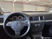 Opel Vectra C 1.9 combi   2700€ 
