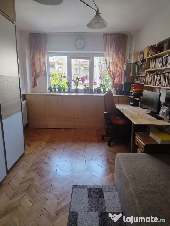 Apartament 4 camere decomandate, 2 băi, etaj 3 din 8 (cu lift), 84 mp, Satu Mare