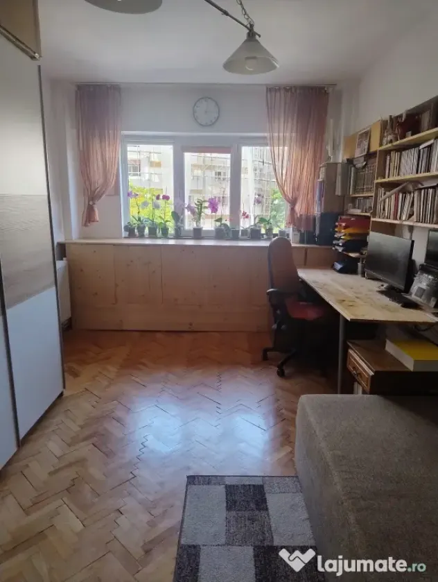 Apartament 4 camere decomandate, 2 băi, etaj 3 din 8 (cu lift), 84 mp, Satu Mare
