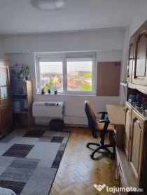 Apartament 4 camere decomandate,2 băi,et.3/8 (cu lift),84mp,Satu Mare,central