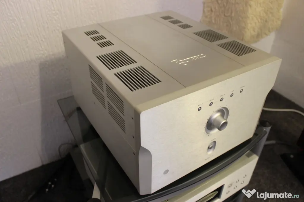 Esoteric A-100 Integrated Amplifier