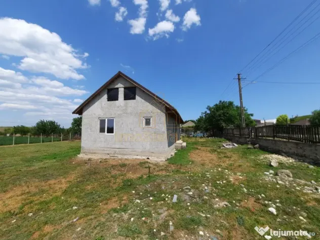 Nazarcea | Casa cu teren de 1000 mp si toate utilitatile ...