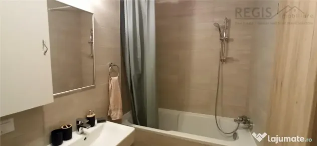Studio modern Kasper Coresi cu loc de parcare si boxa