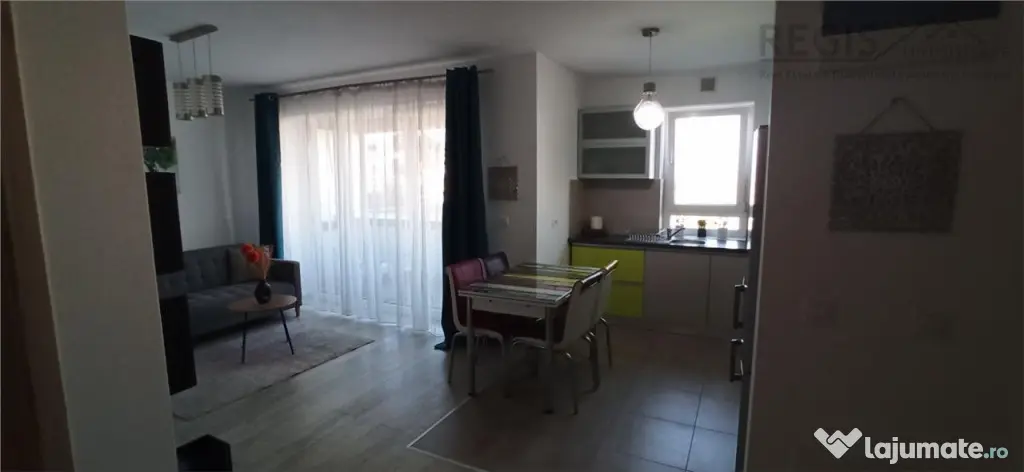 Studio modern Kasper Coresi cu loc de parcare si boxa