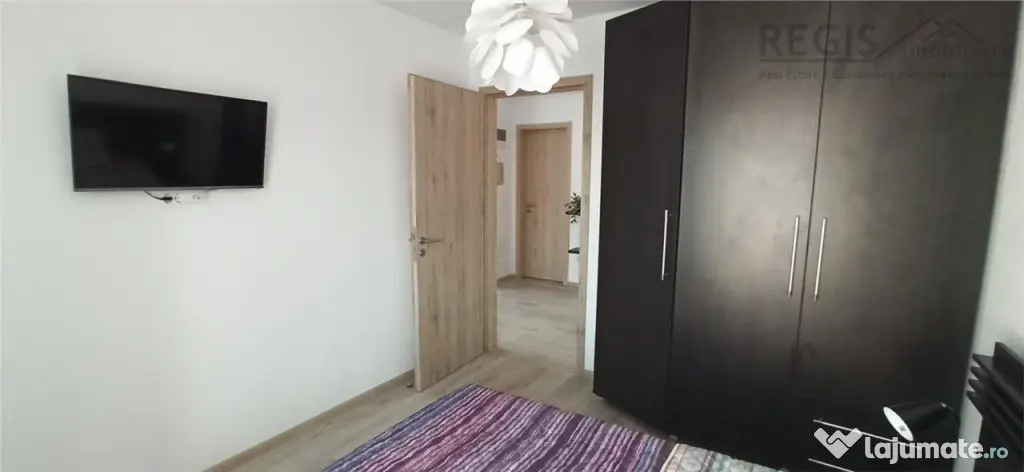 Studio modern Kasper Coresi cu loc de parcare si boxa