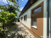 Casa parter, cu 4 camere, 140 mp, teren 1000 mp, zona Simnic