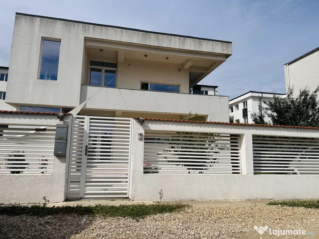 Vila superba 224 mp , 400 mp teren, individuala, str Orhidee