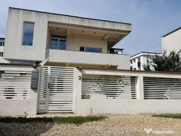 Vila superba 224 mp , 400 mp teren, individuala, str Orhidee