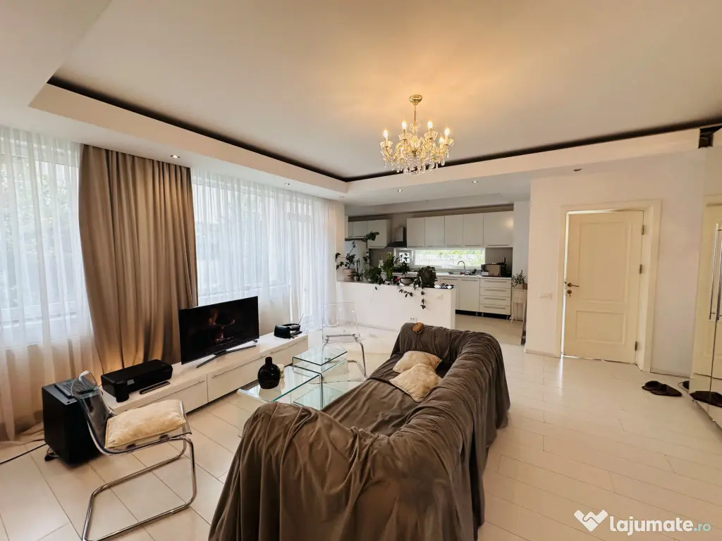 Vila superba 224 mp , 400 mp teren, individuala, str Orhidee