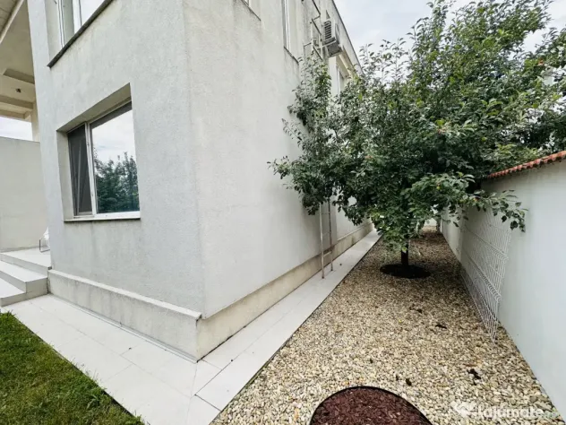 Vila superba 224 mp , 400 mp teren, individuala, str Orhidee