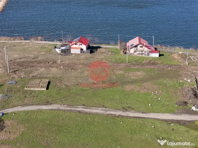Teren Intravilan 615 mp Langa Lac, Corbu
