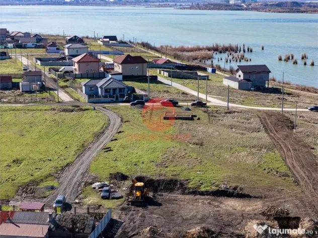 Teren Intravilan 615 mp Langa Lac, Corbu