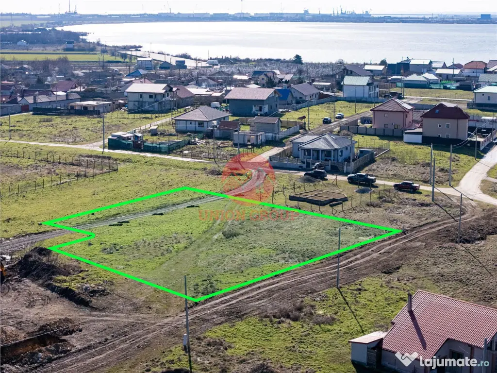 Teren Intravilan 615 mp Langa Lac, Corbu