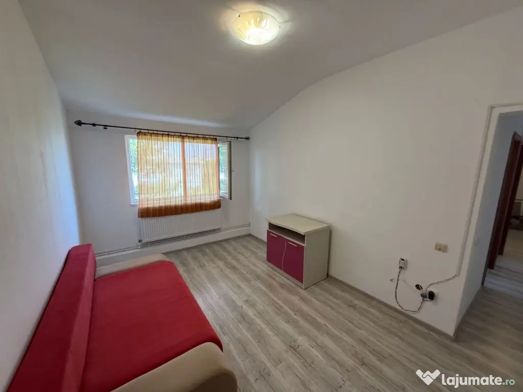 Apartament 3 camere zona KM 4-5