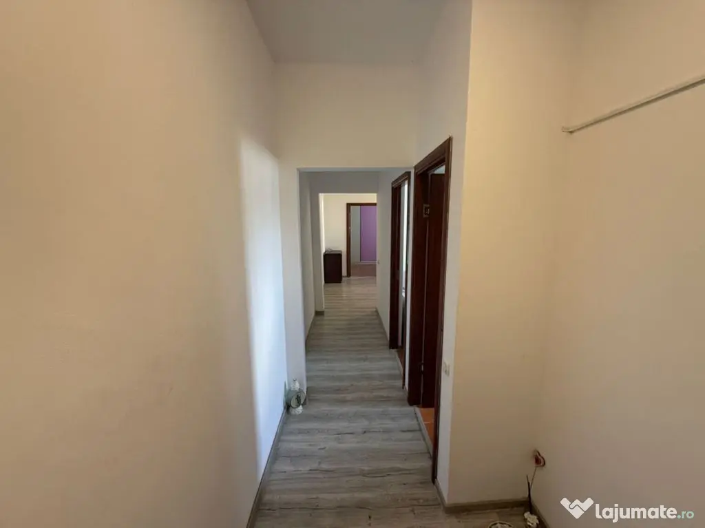 Apartament 3 camere zona KM 4-5