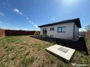 Casa individuala parter - 3 camere- 2 bai - teren 375mp 