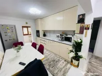 LIPOVEI - PARTER INALT - 3 camere - 2 bai - balcon - central