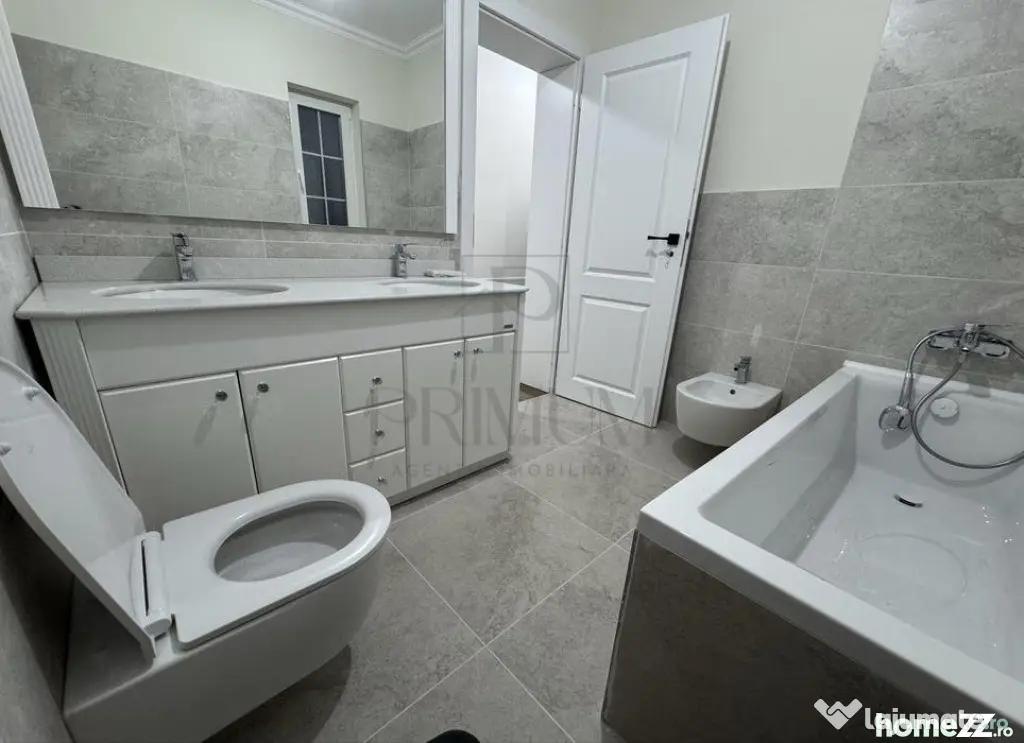 Duplex individual superb - 5 camere - zona excelenta - canal - Mosnita Noua (Timis)
