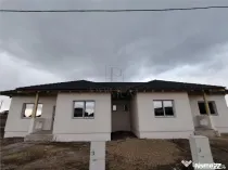 Duplex despartit prin baie - teren 380 mp - toate utilitatil