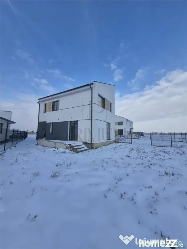 Duplex superb cu 4 dormitoare - teren 330 mp - locatie foart