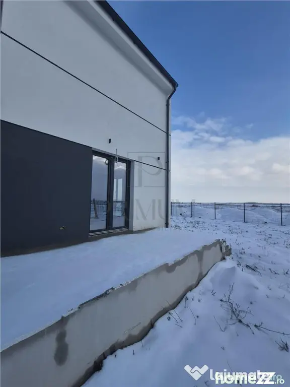 Duplex superb cu 4 dormitoare - teren 330 mp - locatie foart