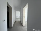 Apartament 3 camere - bucatarie separata - curte proprie 