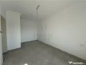 Apartament 3 camere - bucatarie separata - curte proprie 