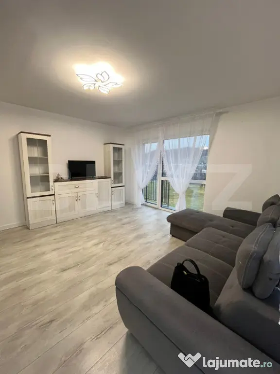 Apartament 2 camere, loc de parcare, zona Calea Moldovei