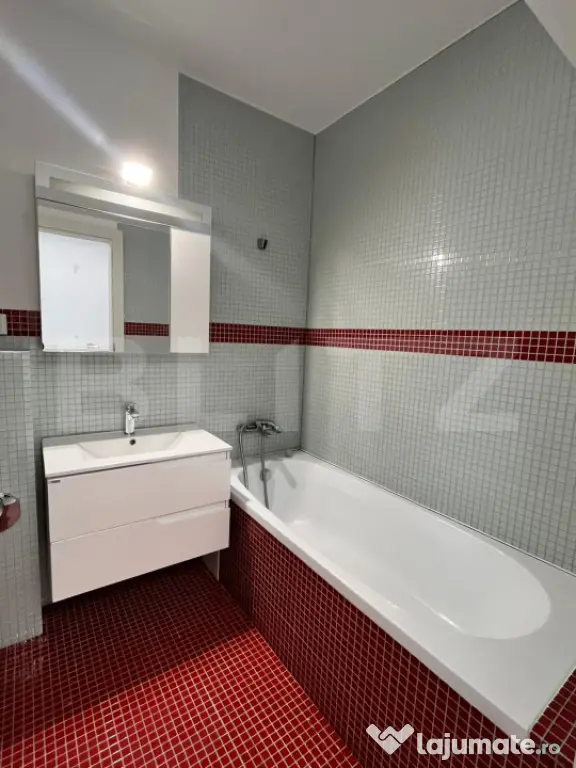 Apartament 2 camere, loc de parcare, zona Calea Moldovei